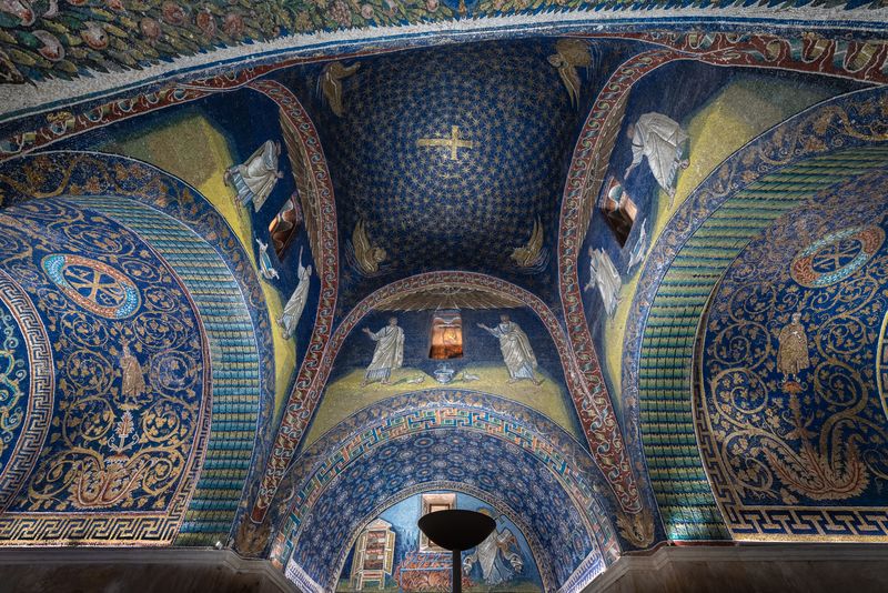 Mausoleo di Galla Placidia (diritti fotografia dell'Opera di Religione della Diocesi di Ravenna, courtesy Servizio Turismo di Ravenna)